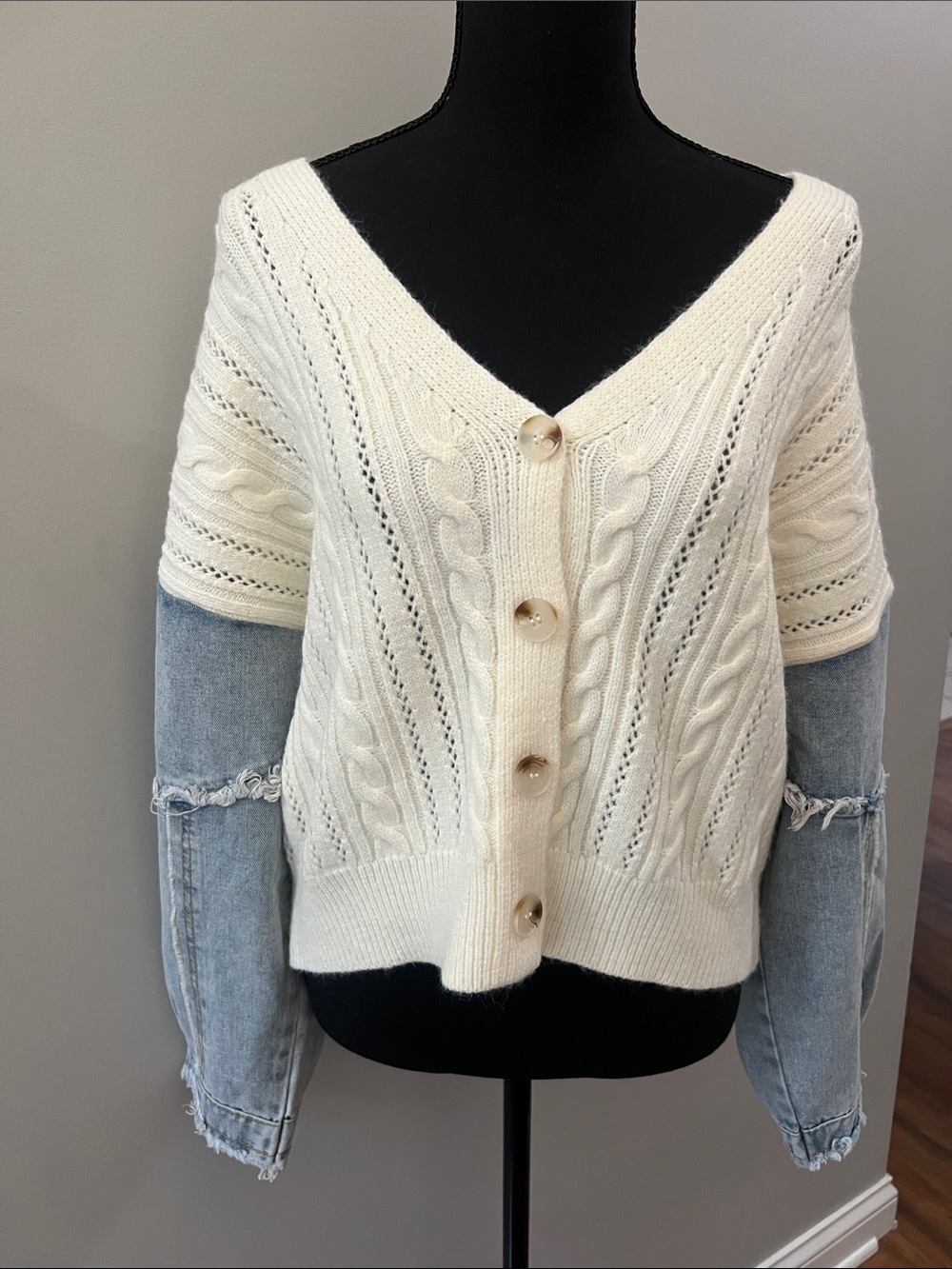 Urban Daizy Women’s Cream Cable Knit Button-Front Sweater Cardigan